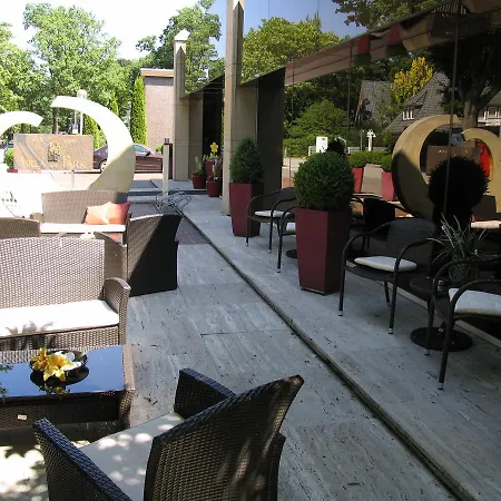 Am Park 4*